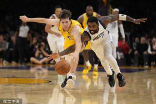 笑谈中带着 笑谈中带着