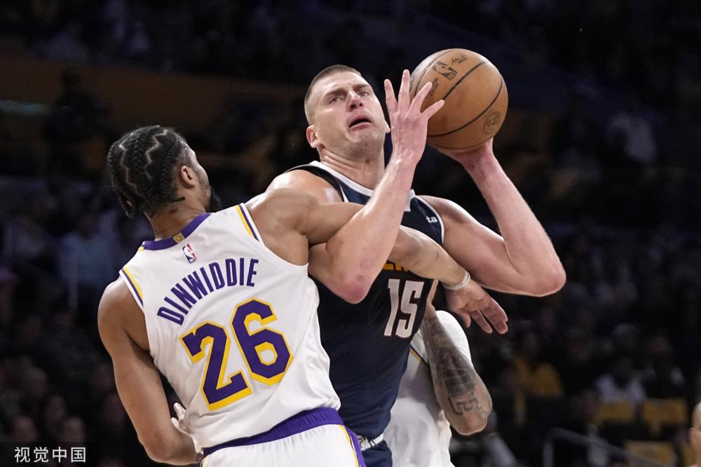 屈表现给观 屈表现给观